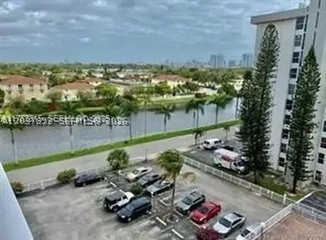 2025 NE 164 North Miami Beach FL 33162