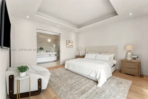 4430 Nautilus Drive Miami Beach FL 33140