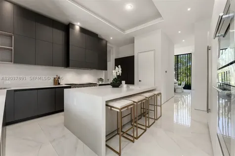 4430 Nautilus Drive Miami Beach FL 33140