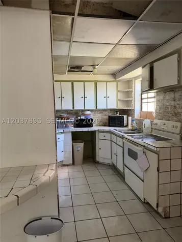 950 NE 160th Street North Miami Beach FL 33162