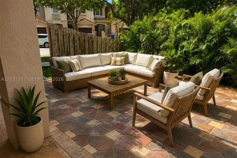 935 SW 154th Path Miami FL 33194