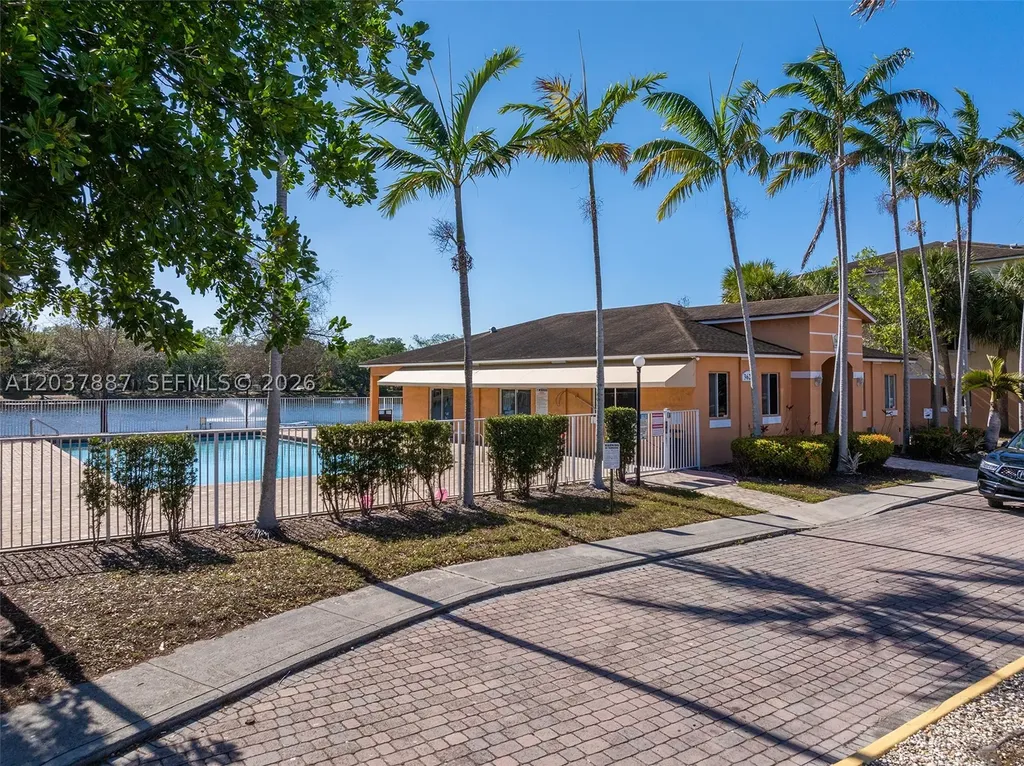 3690 N 56th Avenue Hollywood FL 33021