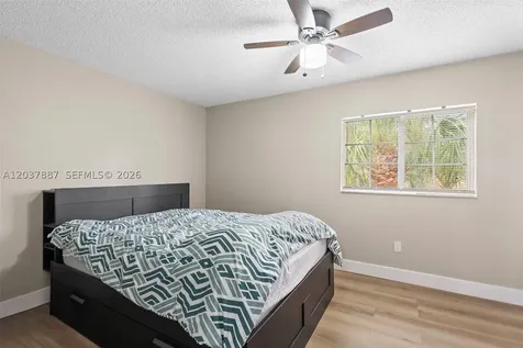 3690 N 56th Avenue Hollywood FL 33021
