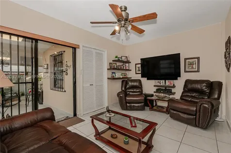 1052 W 79th Street Hialeah FL 33014
