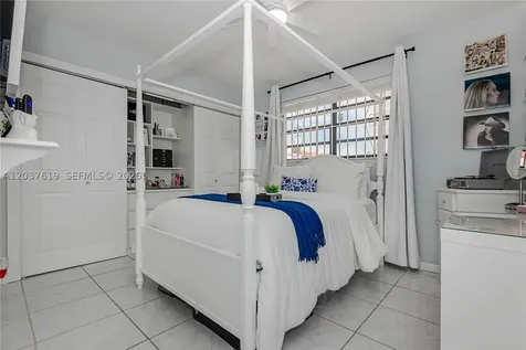 1052 W 79th Street Hialeah FL 33014