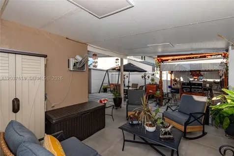 1052 W 79th Street Hialeah FL 33014