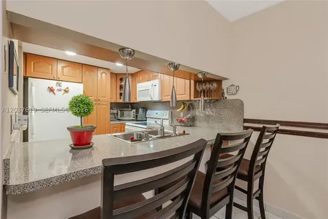 1052 W 79th Street Hialeah FL 33014