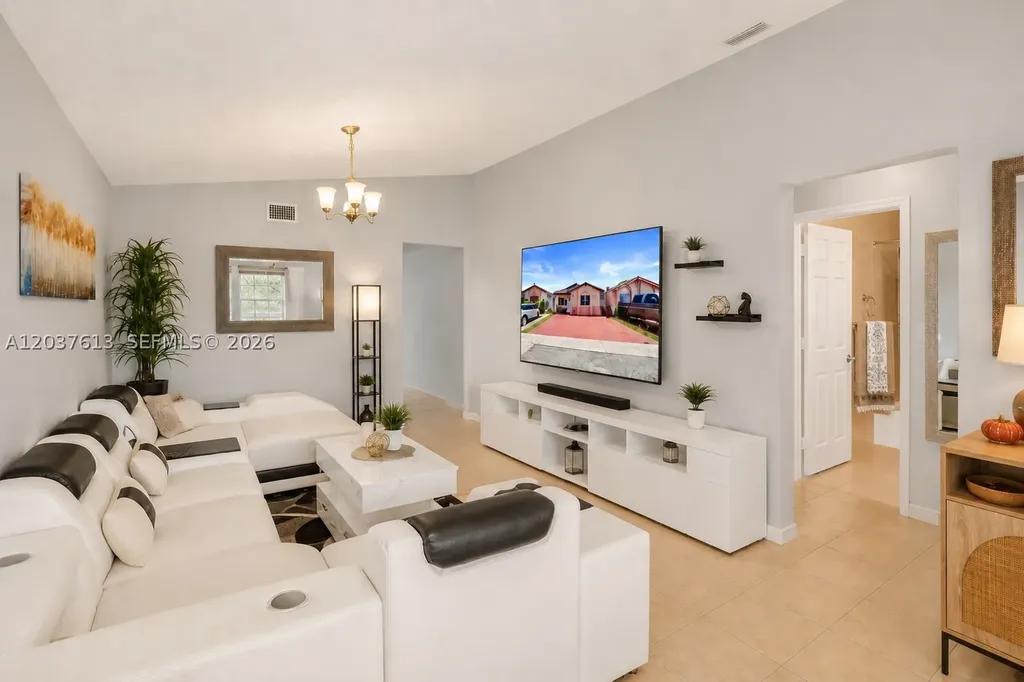 2886 W 74th Place Hialeah FL 33018
