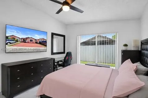 2886 W 74th Place Hialeah FL 33018