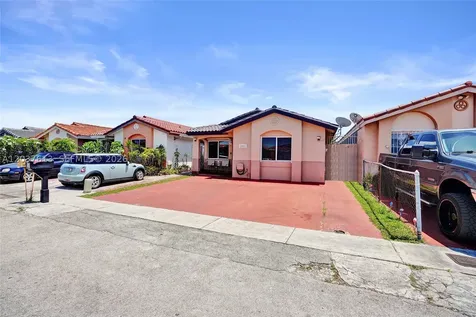 2886 W 74th Place Hialeah FL 33018