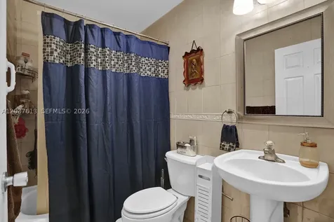 2886 W 74th Place Hialeah FL 33018