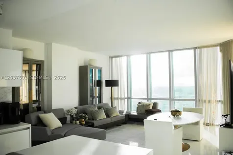 851 NE 1st Avenue Miami FL 33132