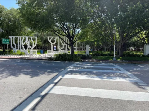 8233 Harding Avenue Miami Beach FL 33141