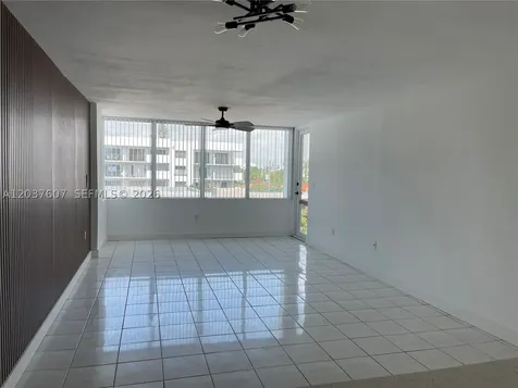 8233 Harding Avenue Miami Beach FL 33141
