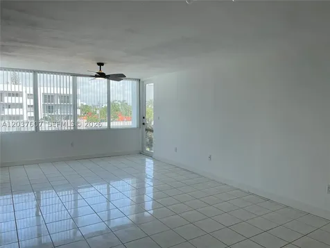 8233 Harding Avenue Miami Beach FL 33141