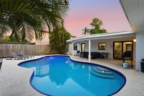 7395 SW 39th Street Miami FL 33155
