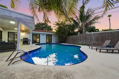 7395 SW 39th Street Miami FL 33155