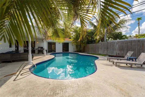 7395 SW 39th Street Miami FL 33155