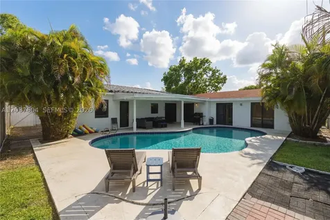 7395 SW 39th Street Miami FL 33155
