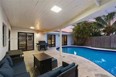 7395 SW 39th Street Miami FL 33155