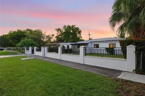 7395 SW 39th Street Miami FL 33155