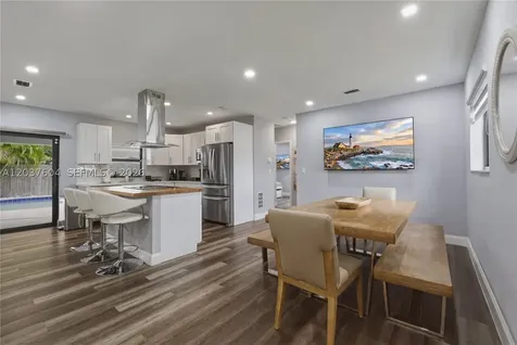 7395 SW 39th Street Miami FL 33155
