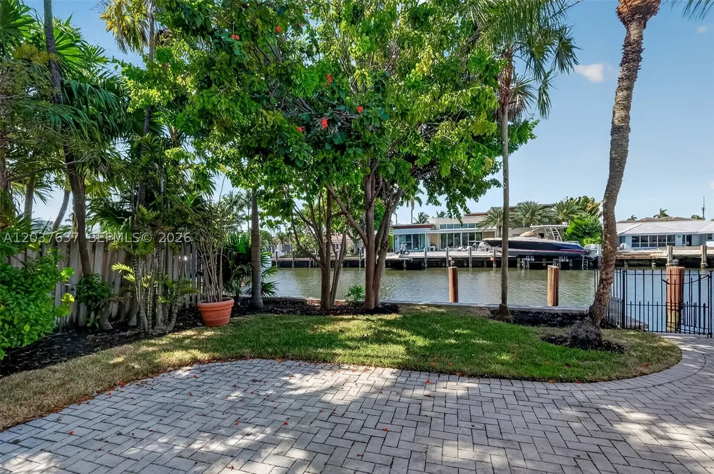 2832 NE 24th Court Fort Lauderdale FL 33305