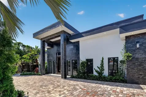 2832 NE 24th Court Fort Lauderdale FL 33305