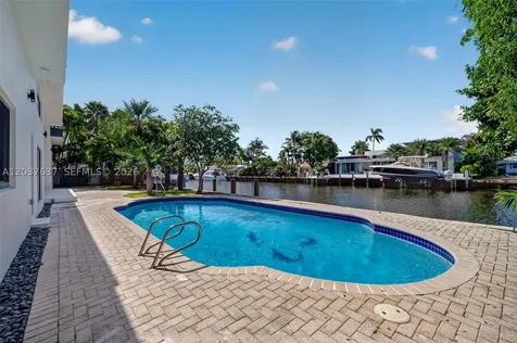 2832 NE 24th Court Fort Lauderdale FL 33305