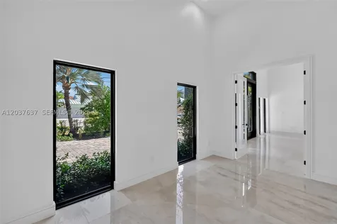 2832 NE 24th Court Fort Lauderdale FL 33305