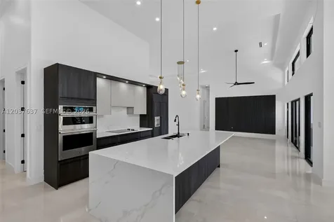 2832 NE 24th Court Fort Lauderdale FL 33305