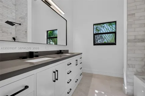 2832 NE 24th Court Fort Lauderdale FL 33305