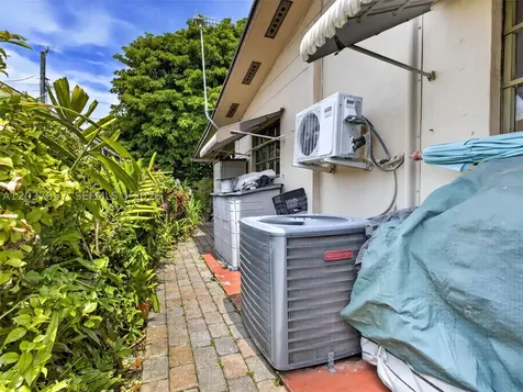 5430 W 4th Lane Hialeah FL 33012