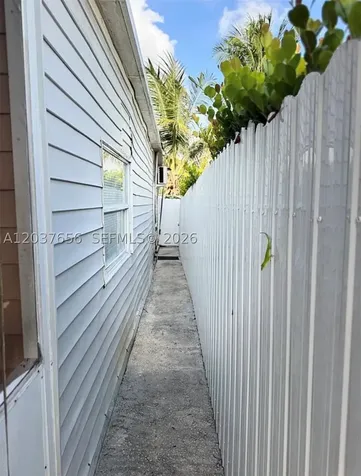 1133 SW 130th Avenue Miami FL 33184