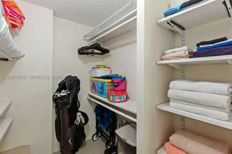 9480 Poinciana Place Davie FL 33324