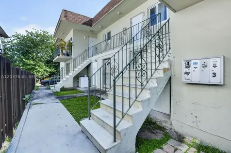 450 SW 9th Street Miami FL 33130