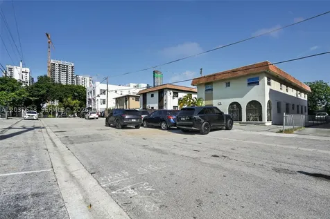 450 SW 9th Street Miami FL 33130
