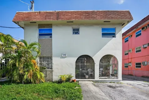 450 SW 9th Street Miami FL 33130