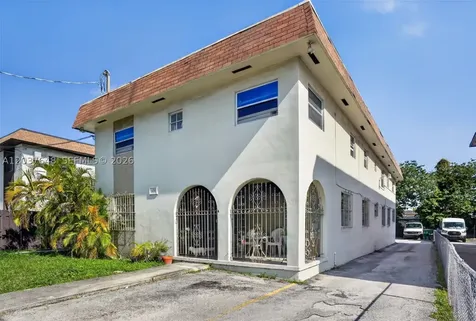 450 SW 9th Street Miami FL 33130