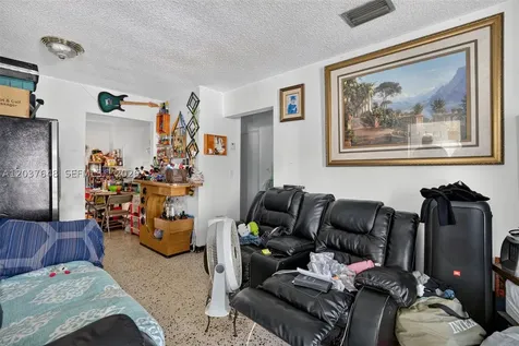 450 SW 9th Street Miami FL 33130