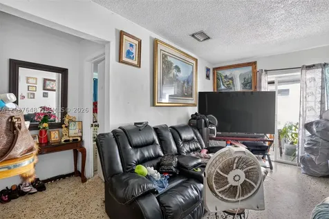 450 SW 9th Street Miami FL 33130
