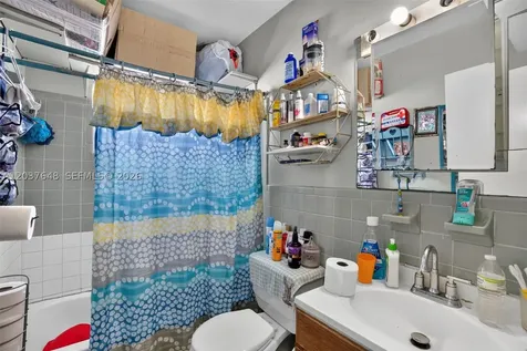 450 SW 9th Street Miami FL 33130