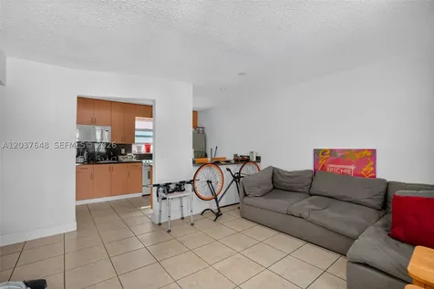 450 SW 9th Street Miami FL 33130