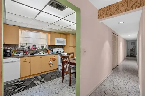 450 SW 9th Street Miami FL 33130