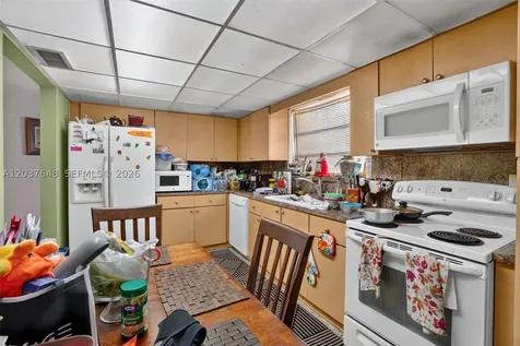450 SW 9th Street Miami FL 33130