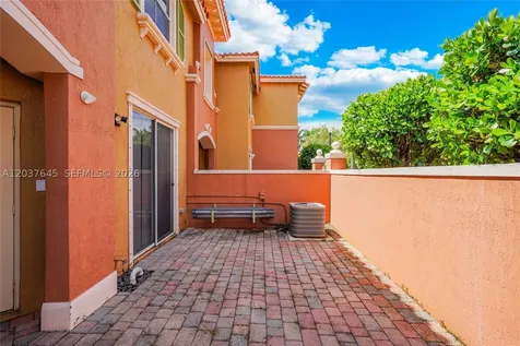 642 SW 106th Avenue Pembroke Pines FL 33025