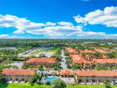 642 SW 106th Avenue Pembroke Pines FL 33025