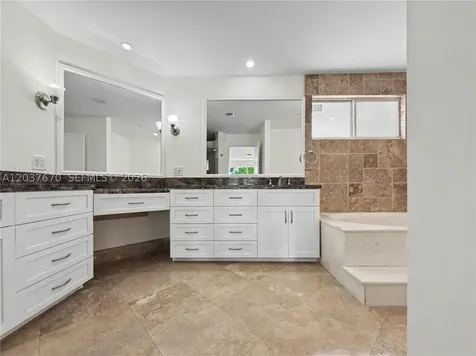 4725 NW 104th Avenue Doral FL 33178