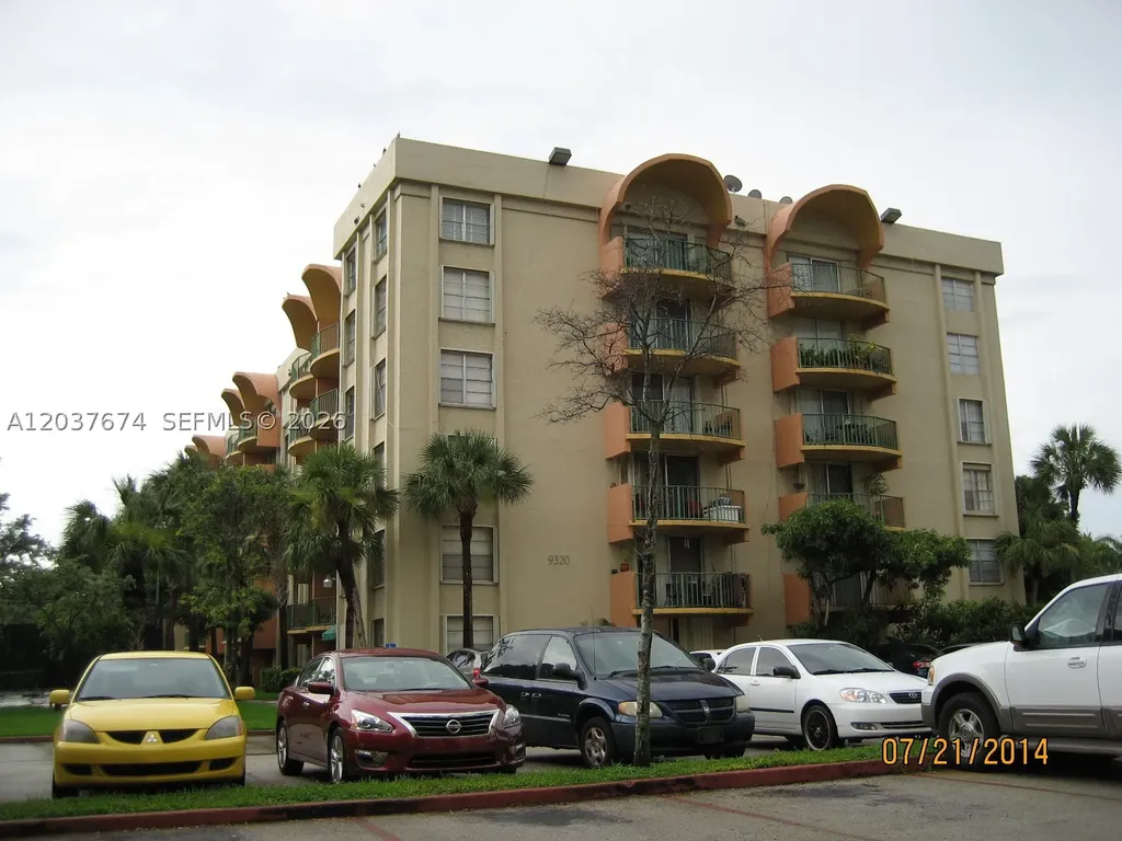 9320 Fontainebleau Boulevard Miami FL 33172