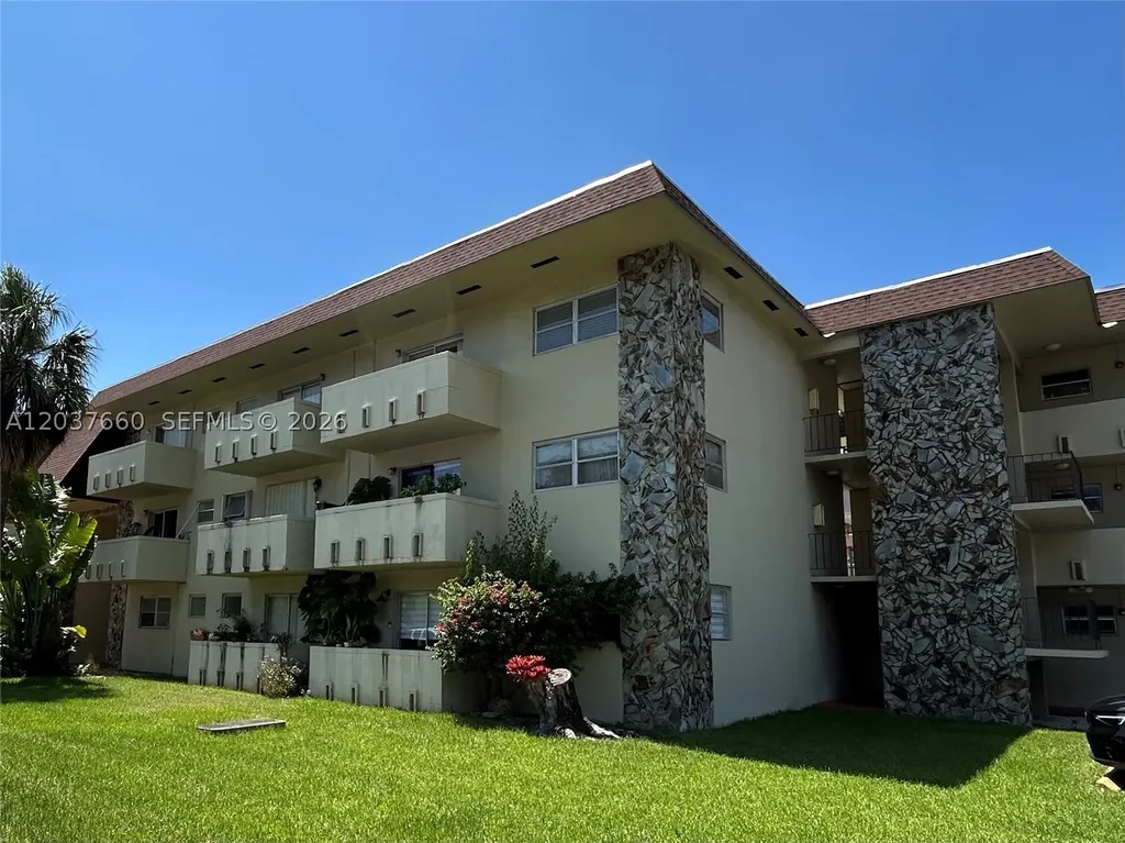 7505 SW 82nd Street Miami FL 33143